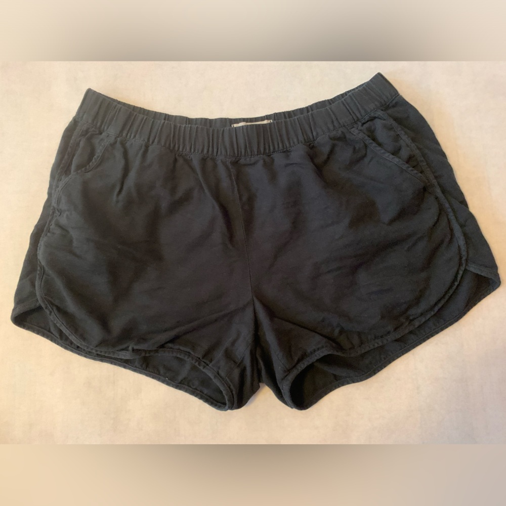Madewell pull-on shorts in black - M